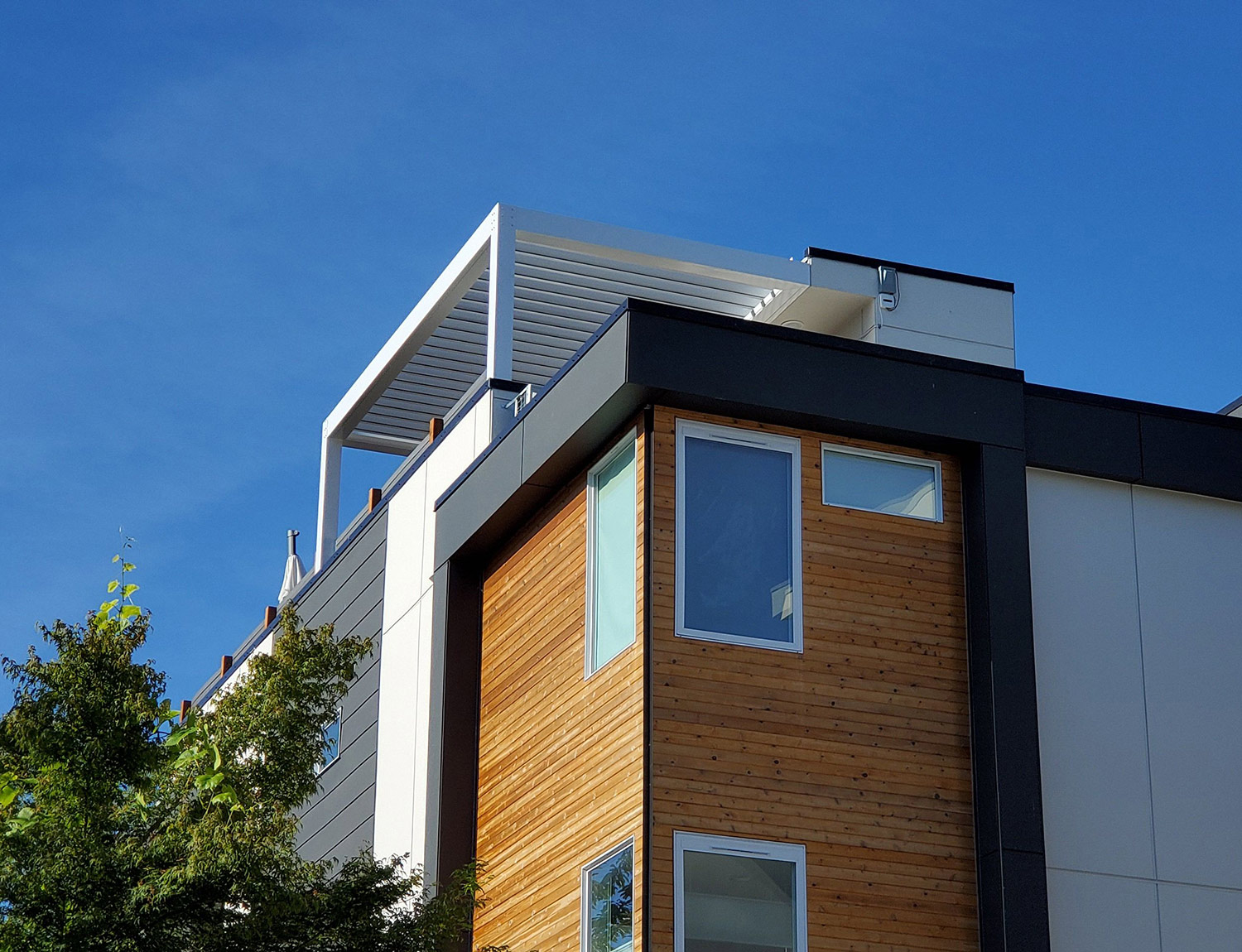 contemporary-louvered-roof contemporary-louvered-roof-and-automated-pergolas